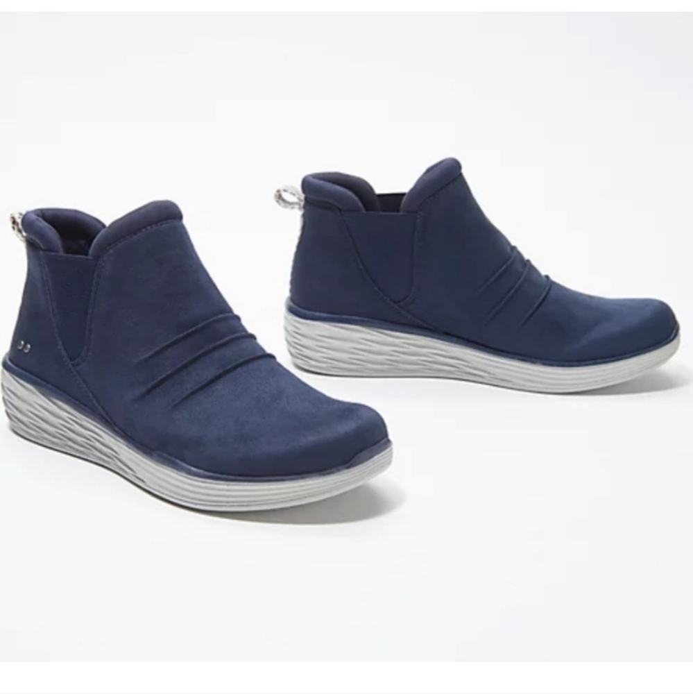 NWT Womens Ryka Water Repellent Wedge Ankle Boots, Size 7 - Navy